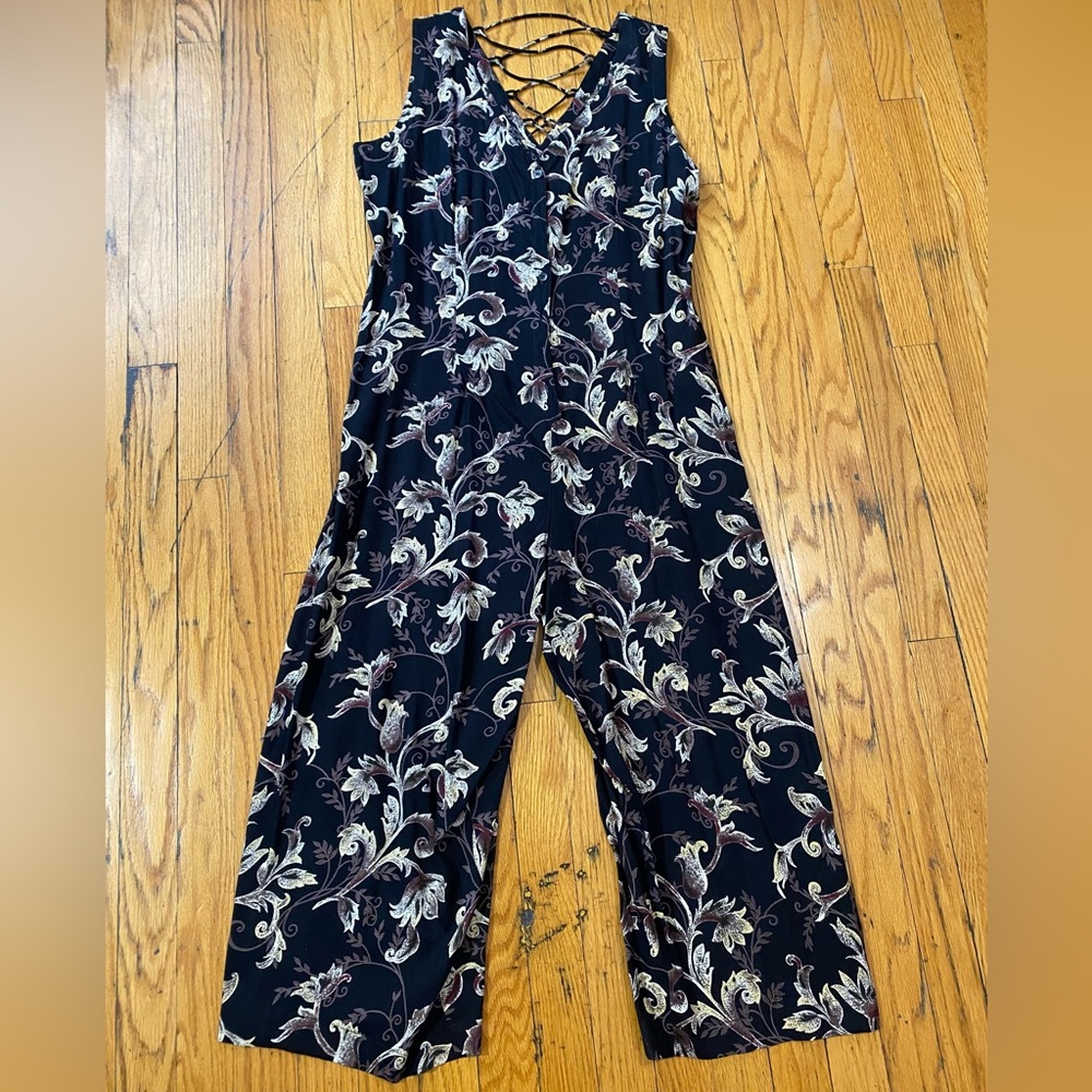 Vintage Neo Nostalgia: Cute romper with criss-cross back